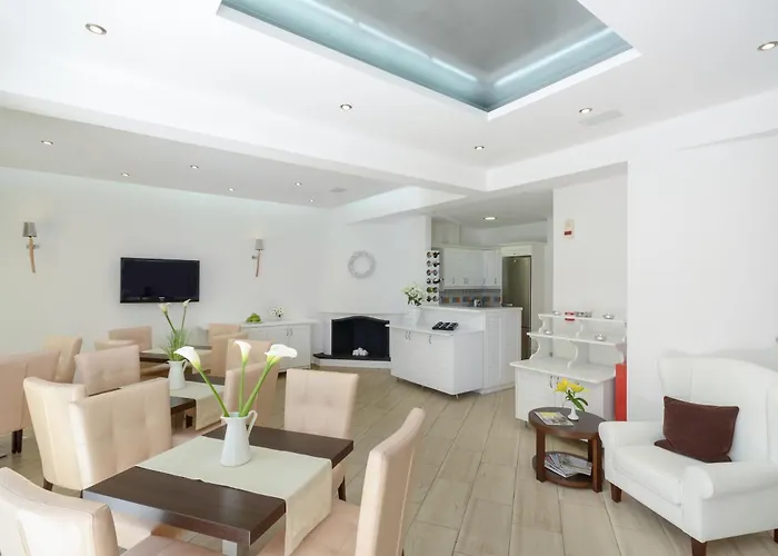 Отель Adriani 4*