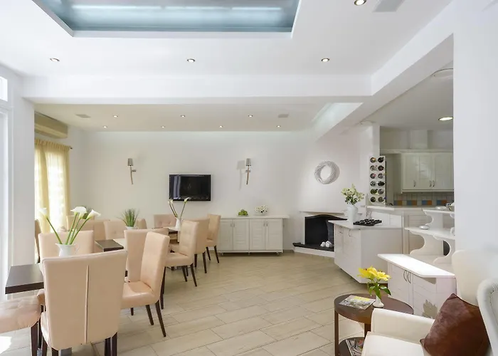 Отель Adriani Naxos City